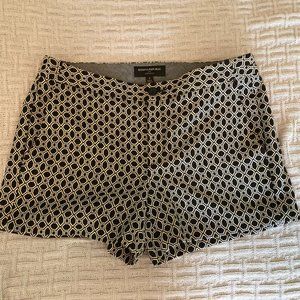 Banana Republic Hampton Fit Black and White Shorts Size 4